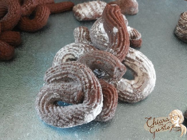 b_0_0_0_10_images_biscotti_di_frolla_montata_al_cacao.jpg